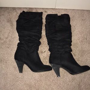 Black slouch boots